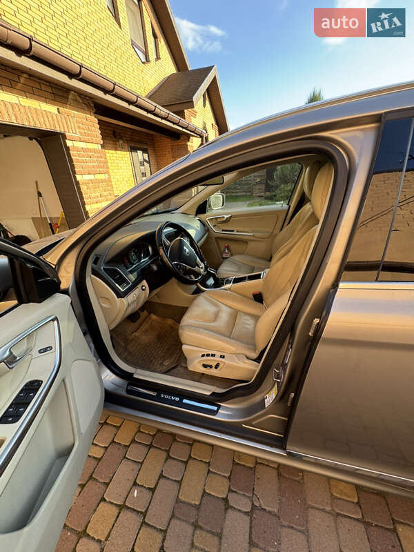 Внедорожник / Кроссовер Volvo XC60 2014 в Киеве