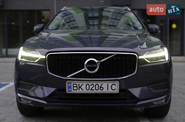 Внедорожник / Кроссовер Volvo XC60 2017 в 