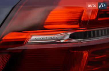 Внедорожник / Кроссовер Volvo XC60 2017 в 