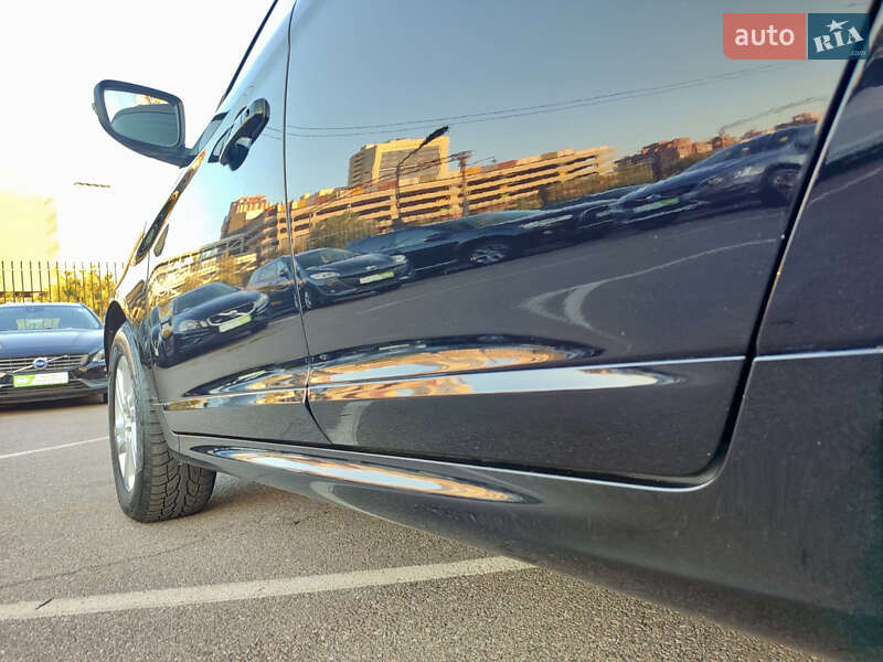 Внедорожник / Кроссовер Volvo XC60 2016 в Киеве