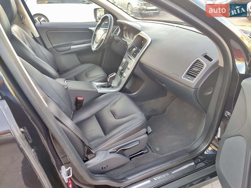 Внедорожник / Кроссовер Volvo XC60 2016 в Киеве