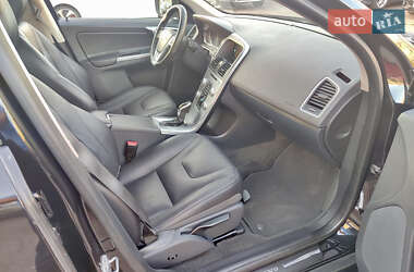 Внедорожник / Кроссовер Volvo XC60 2016 в 