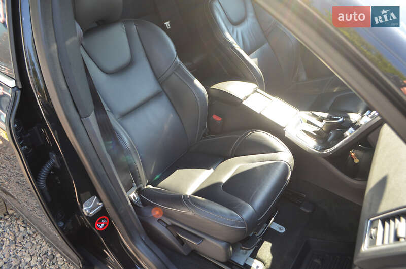 Внедорожник / Кроссовер Volvo XC60 2017 в Киеве