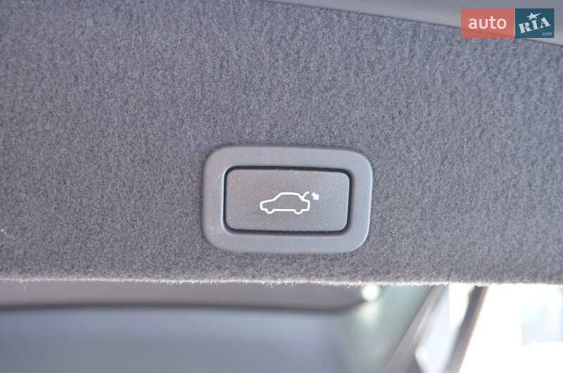 Внедорожник / Кроссовер Volvo XC60 2017 в Киеве