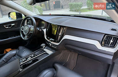 Внедорожник / Кроссовер Volvo XC60 2021 в 
