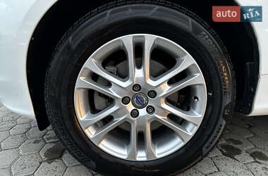 Внедорожник / Кроссовер Volvo XC60 2015 в 
