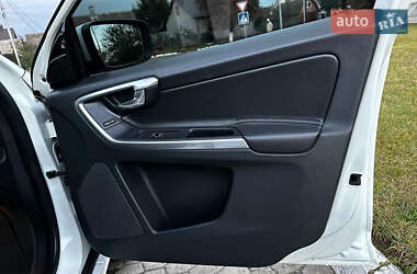 Внедорожник / Кроссовер Volvo XC60 2015 в 