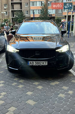 Внедорожник / Кроссовер Volvo XC60 2024 в 