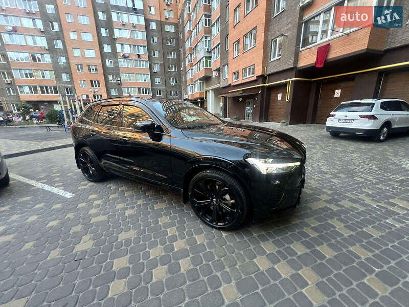 Внедорожник / Кроссовер Volvo XC60 2024 в 