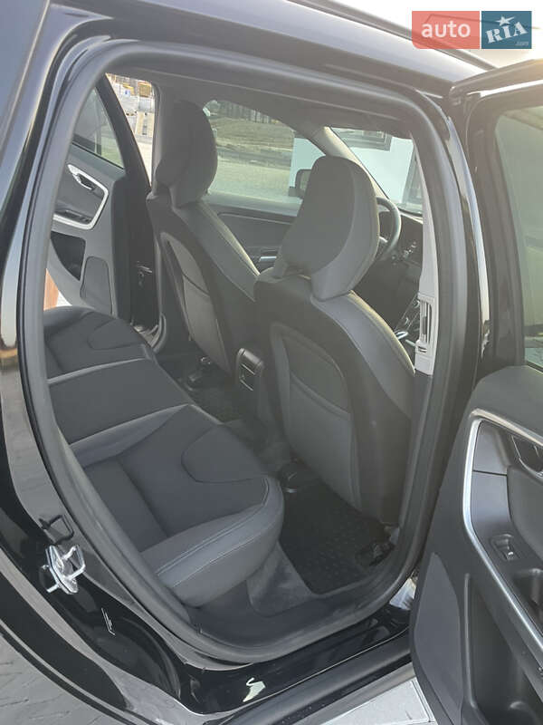 Внедорожник / Кроссовер Volvo XC60 2015 в Трускавце фото 28 Внедорожник / Кроссовер Volvo XC60 2015 в Трускавце