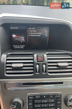 Внедорожник / Кроссовер Volvo XC60 2012 в 