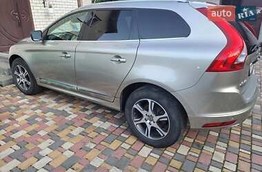 Внедорожник / Кроссовер Volvo XC60 2015 в 