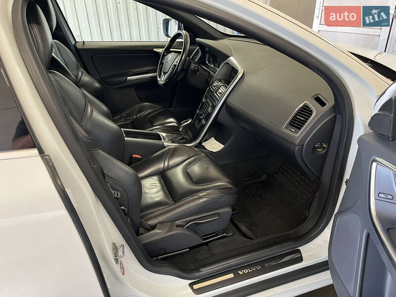 Внедорожник / Кроссовер Volvo XC60 2013 в Киеве