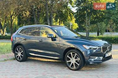 Внедорожник / Кроссовер Volvo XC60 2019 в 
