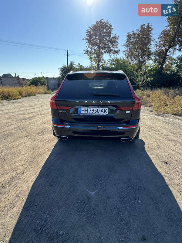 Внедорожник / Кроссовер Volvo XC60 2021 в Подольске