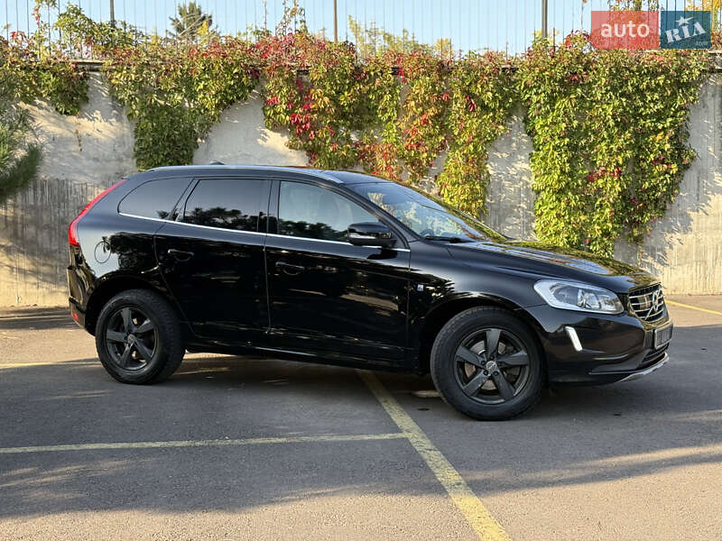 Внедорожник / Кроссовер Volvo XC60 2015 в Ровно