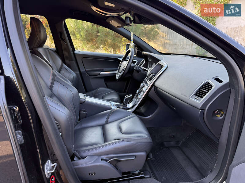 Внедорожник / Кроссовер Volvo XC60 2015 в Ровно