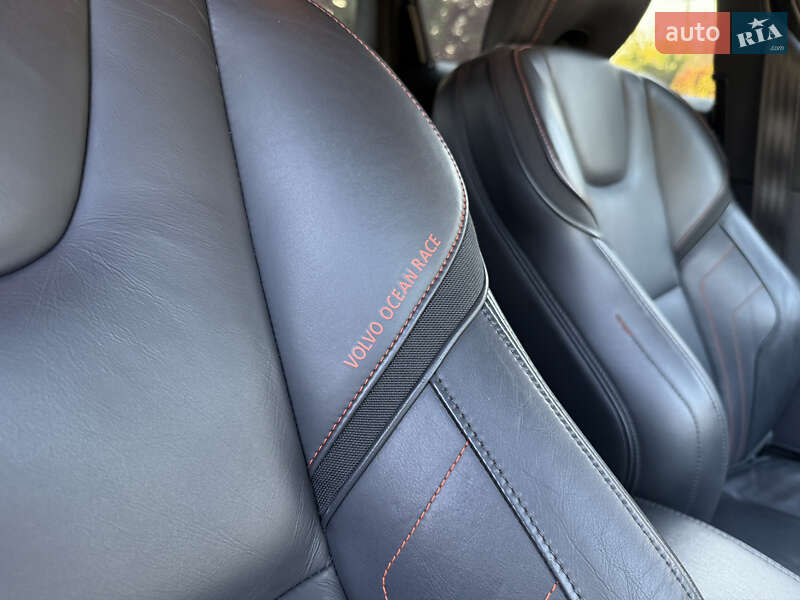 Внедорожник / Кроссовер Volvo XC60 2015 в Ровно