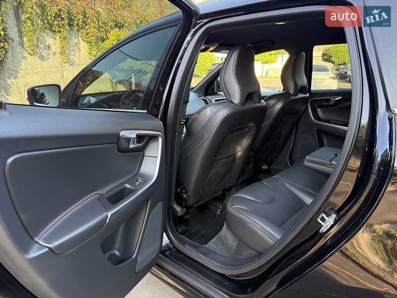 Внедорожник / Кроссовер Volvo XC60 2015 в Ровно