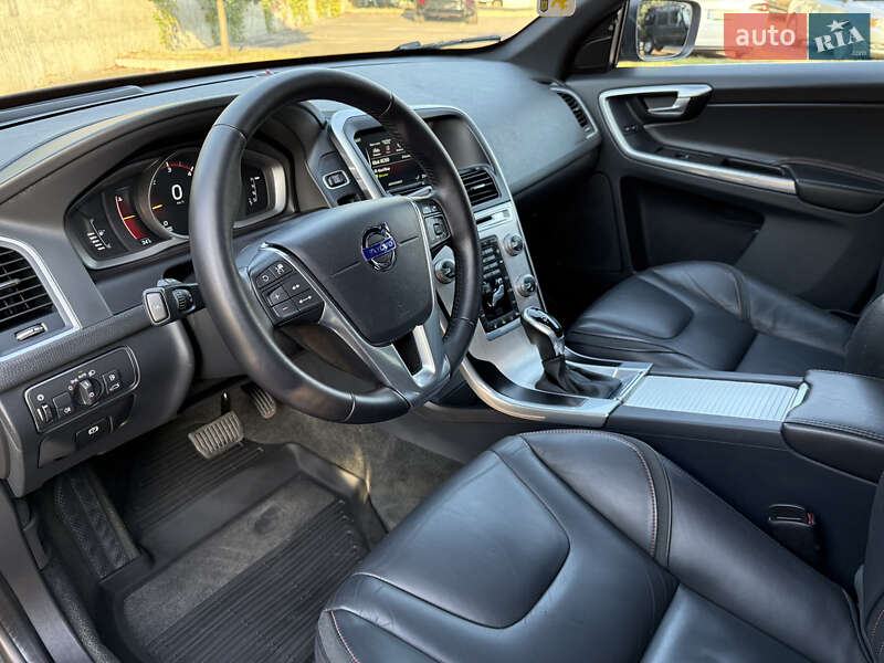 Внедорожник / Кроссовер Volvo XC60 2015 в Ровно