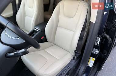 Позашляховик / Кросовер Volvo XC60 2016 в 