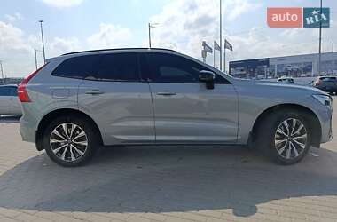 Внедорожник / Кроссовер Volvo XC60 2023 в 