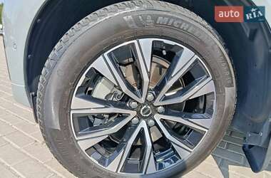 Внедорожник / Кроссовер Volvo XC60 2023 в 