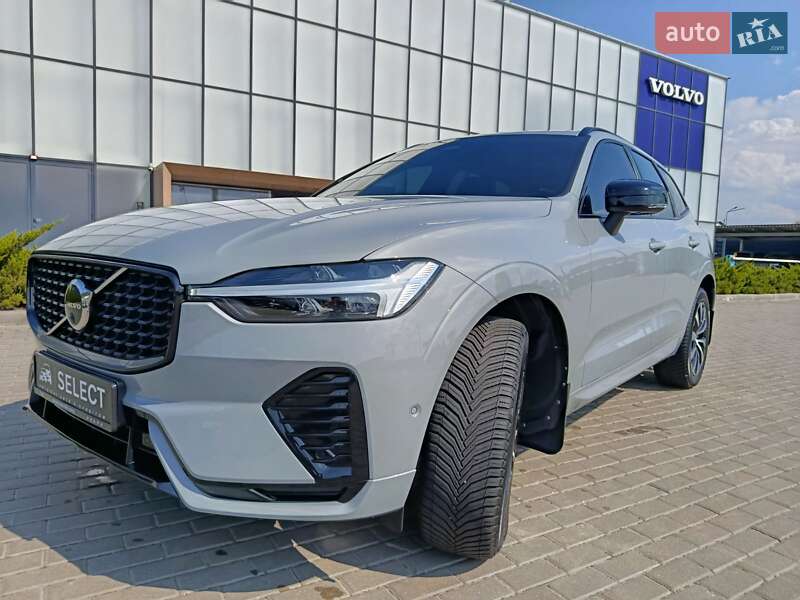 Внедорожник / Кроссовер Volvo XC60 2023 в 
