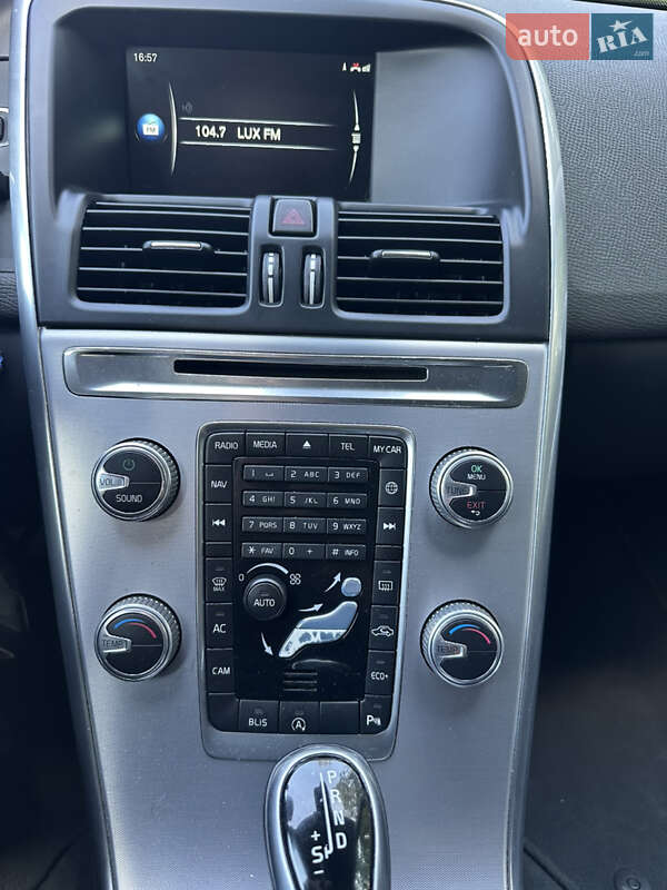Позашляховик / Кросовер Volvo XC60 2017 в Львові