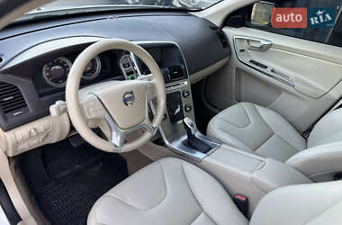 Внедорожник / Кроссовер Volvo XC60 2012 в 