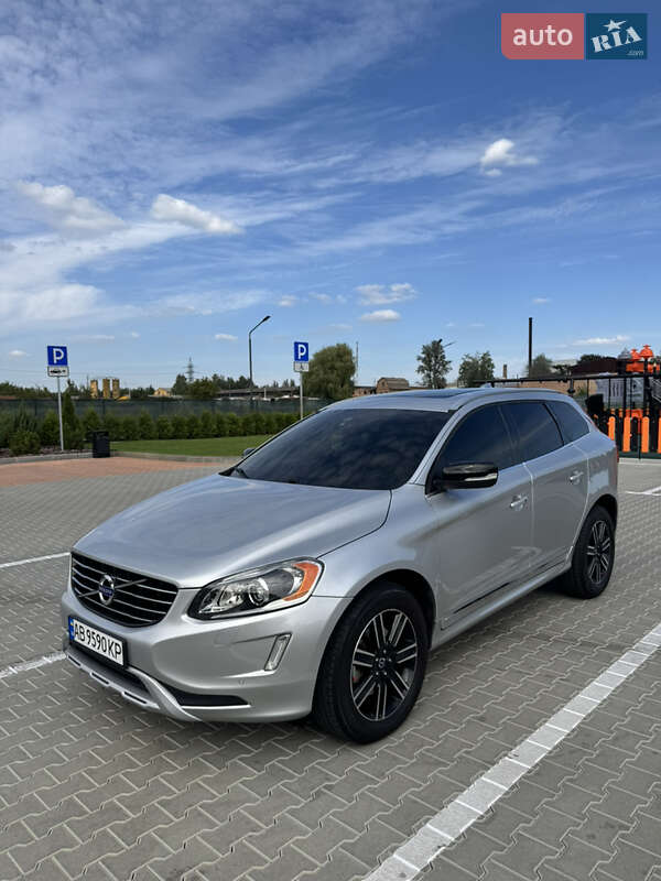 Внедорожник / Кроссовер Volvo XC60 2017 в 