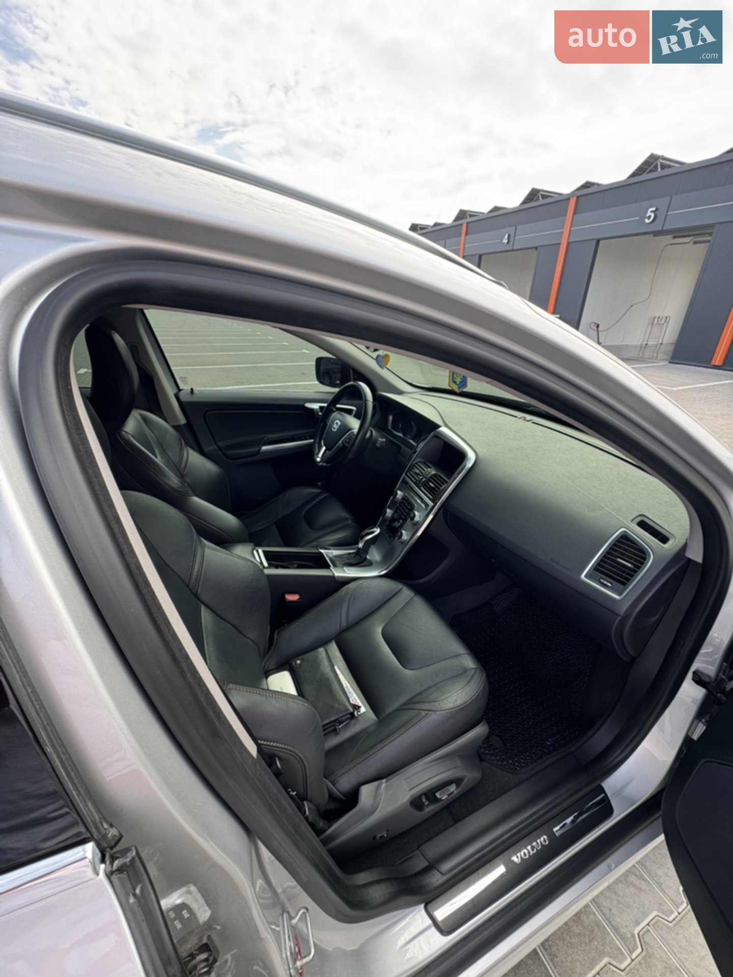 2017 Volvo XC60 - мініатюра 13