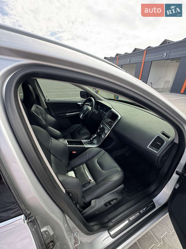 Внедорожник / Кроссовер Volvo XC60 2017 в Виннице