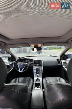 Внедорожник / Кроссовер Volvo XC60 2017 в 