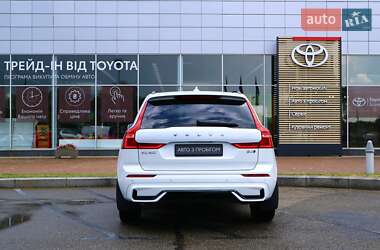 Внедорожник / Кроссовер Volvo XC60 2022 в 