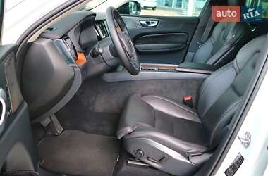 Внедорожник / Кроссовер Volvo XC60 2022 в 