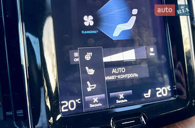 Позашляховик / Кросовер Volvo XC60 2019 в 