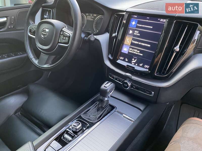 Внедорожник / Кроссовер Volvo XC60 2019 в Ровно
