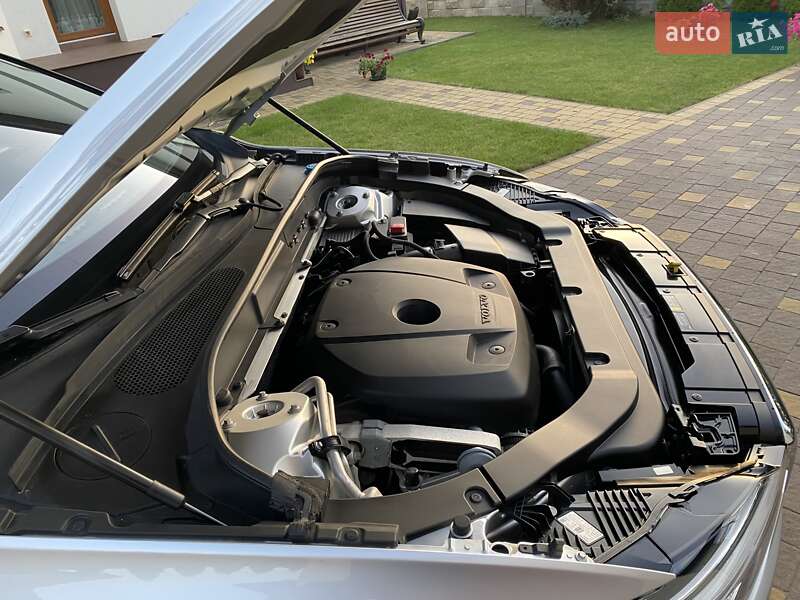 Внедорожник / Кроссовер Volvo XC60 2019 в Ровно