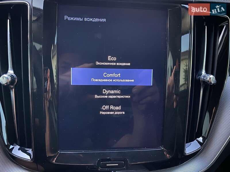 Внедорожник / Кроссовер Volvo XC60 2019 в Ровно