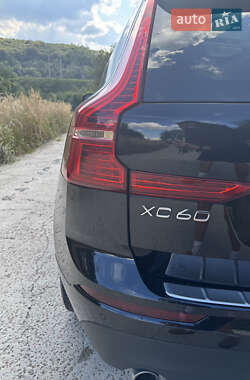 Внедорожник / Кроссовер Volvo XC60 2020 в 