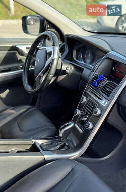 Внедорожник / Кроссовер Volvo XC60 2014 в 