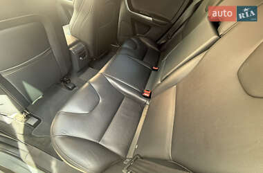 Внедорожник / Кроссовер Volvo XC60 2015 в 