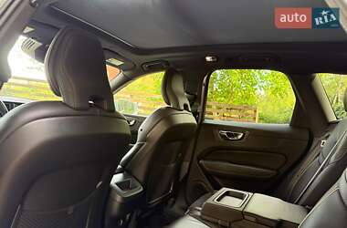 Внедорожник / Кроссовер Volvo XC60 2019 в 