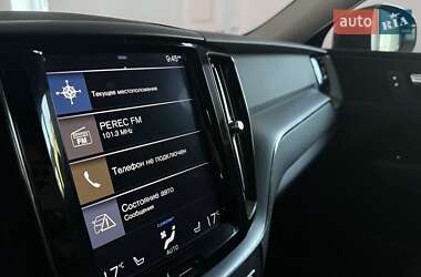 Внедорожник / Кроссовер Volvo XC60 2018 в 
