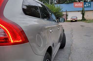 Внедорожник / Кроссовер Volvo XC60 2016 в 