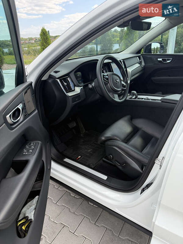 Внедорожник / Кроссовер Volvo XC60 2023 в Виннице