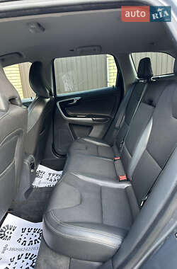 Внедорожник / Кроссовер Volvo XC60 2016 в 