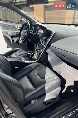 Внедорожник / Кроссовер Volvo XC60 2014 в 