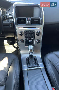 Внедорожник / Кроссовер Volvo XC60 2012 в 